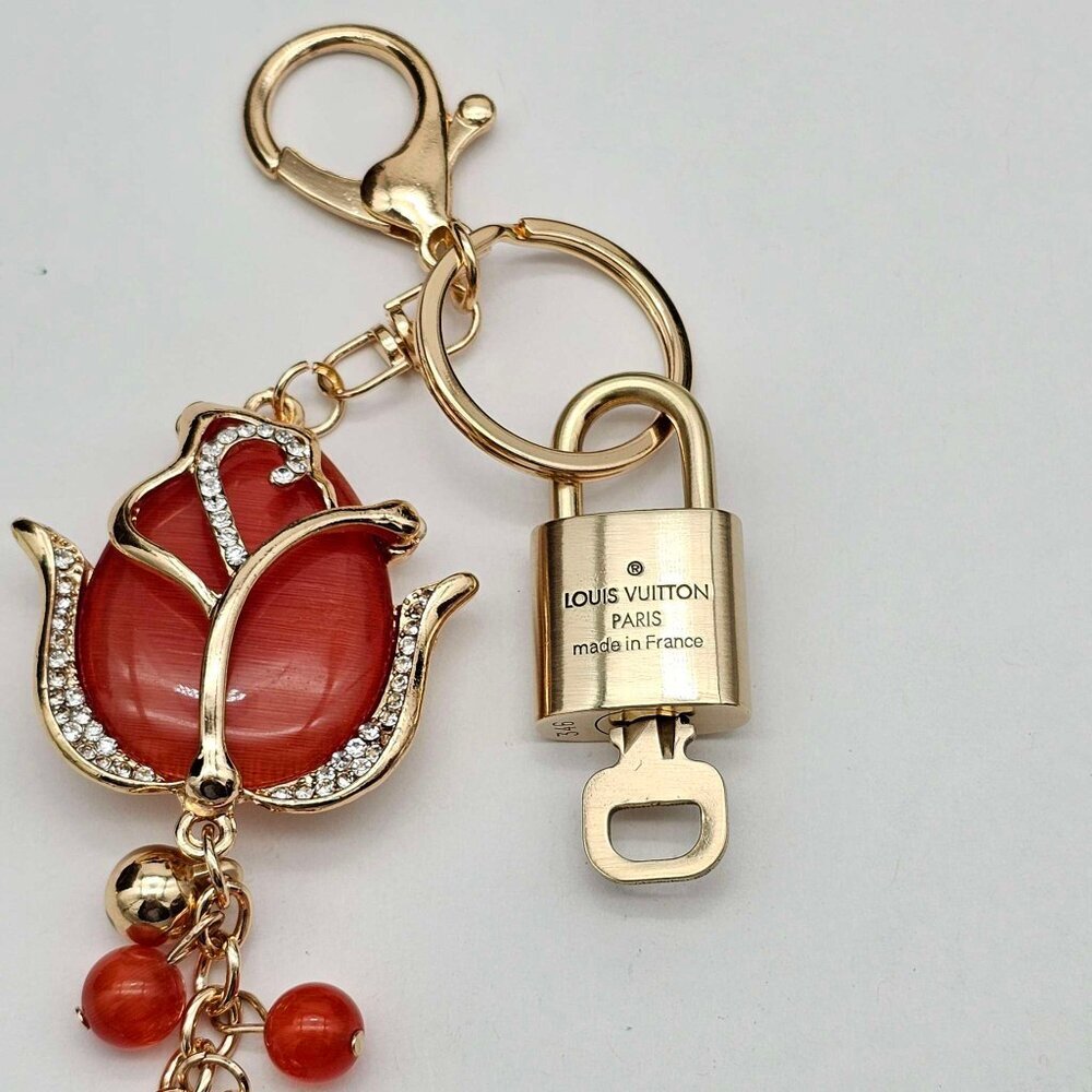 Louis Vuitton Gold Padlock 🔒 Key Set Authentic LV w/ Unbranded Flower Keychain - Picture 5 of 7